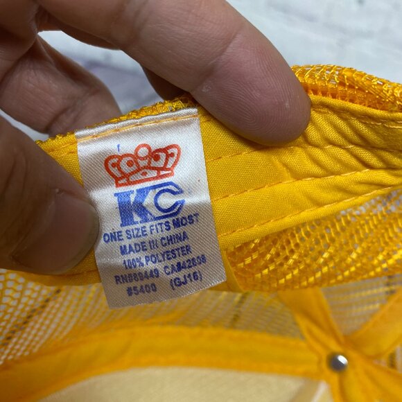 Vintage Trucker Hat Mesh Cap Snapback Yellow White Harvey WALLBANGER Print Logo - Picture 8 of 8